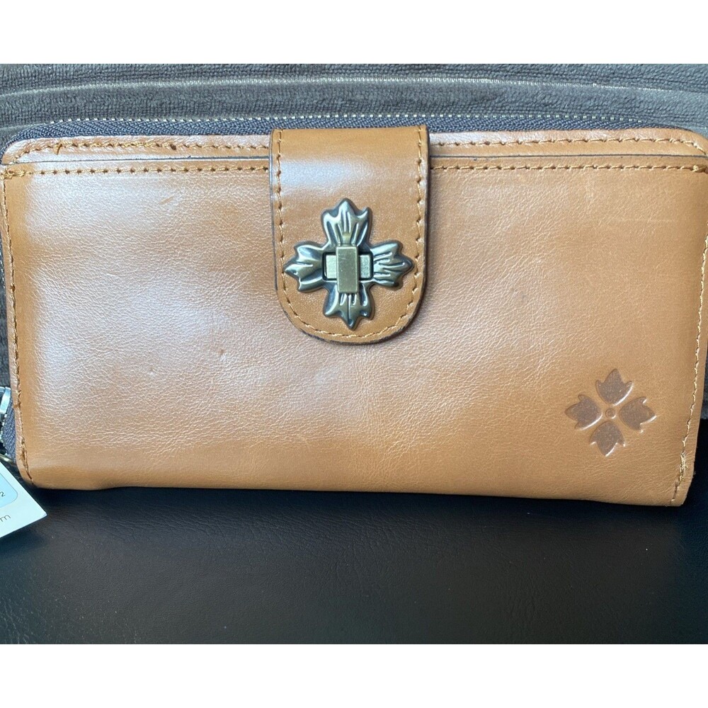NWT Patricia Nash Edeline Leather Wristlet Wallet with RFID Protection Biscuit